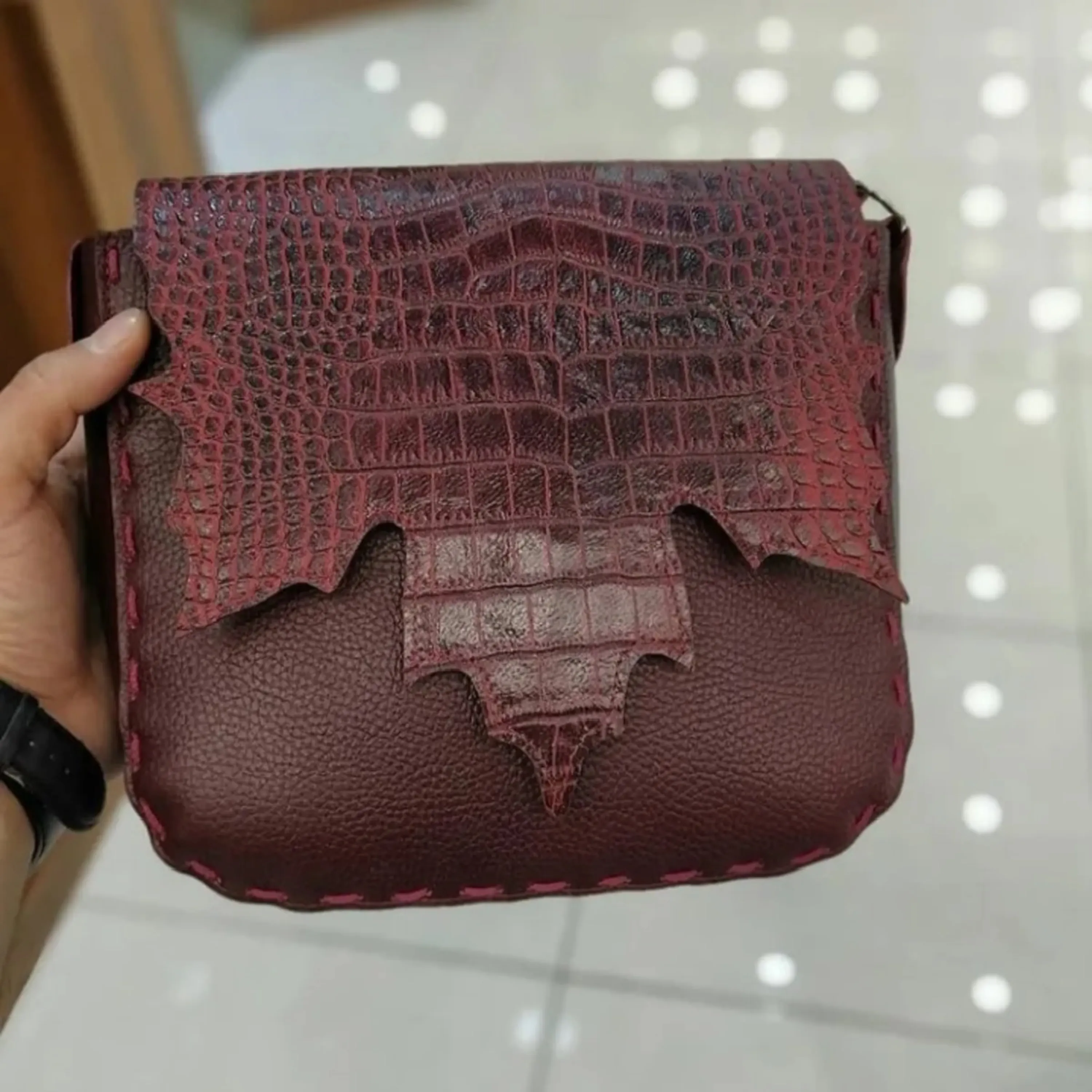 کیف چرم دوشی مدل برگ چنار